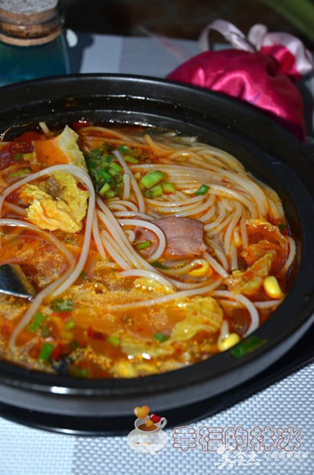 让你吃到最后一口汤也是热的-砂锅米线