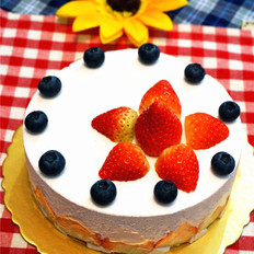 蓝莓草莓慕斯蛋糕
