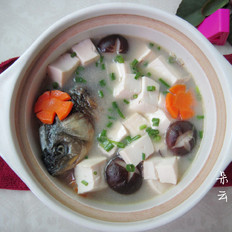 香菇豆腐鲫鱼汤