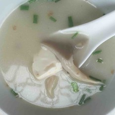 鲫鱼豆腐菌类汤