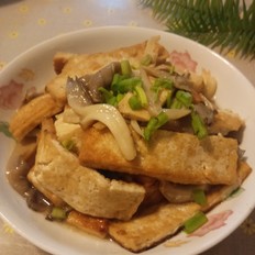 豆腐炒苹菇