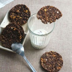 燕麦巧克力小圆饼——不用烤箱的小曲奇