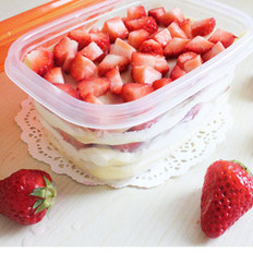 好吃的草莓千层水果盒