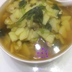 小白菜丸子土豆汤