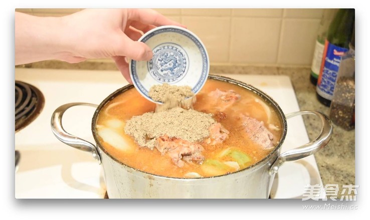 韩式猪骨土豆汤的做法_家常韩式猪骨土豆汤的