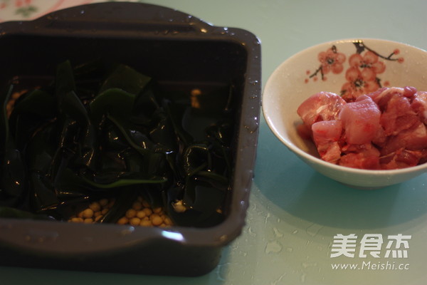 黄豆海带棒骨汤的做法图解