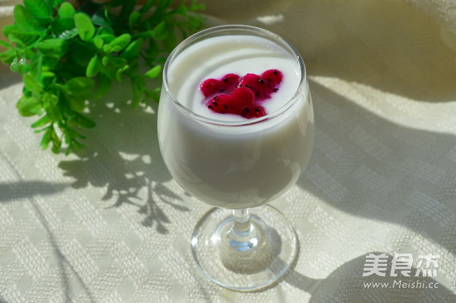 自制火龙果酸奶的做法_家常自制火龙果酸奶的