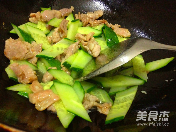 【青瓜炒肉片的做法,青瓜炒肉片的家常做法】美食杰菜谱做法大全