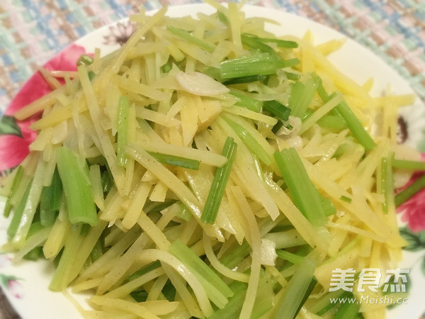 芹菜炒土豆丝