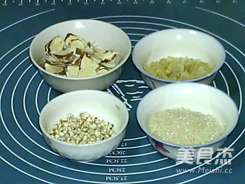 黄芪天麻干蘑鸡架汤的做法图解