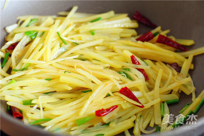 香辣土豆丝,香辣土豆丝的家常做法 - 美食杰香辣土豆丝做法大全