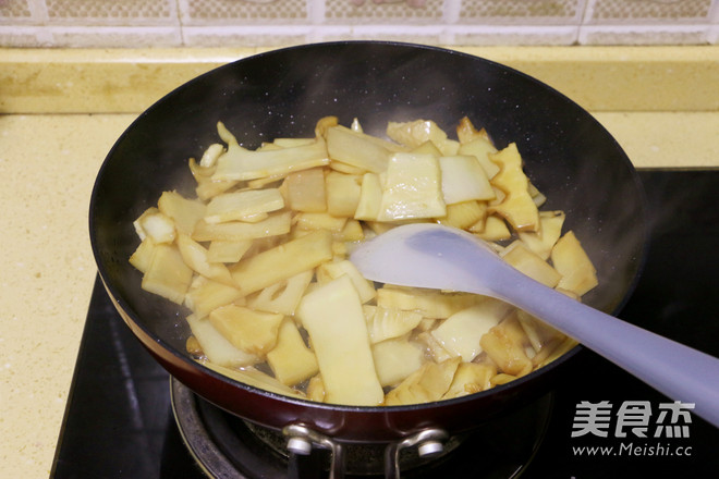 甜笋炒肉片,甜笋炒肉片的家常做法 - 美食杰甜笋炒肉片做法大全