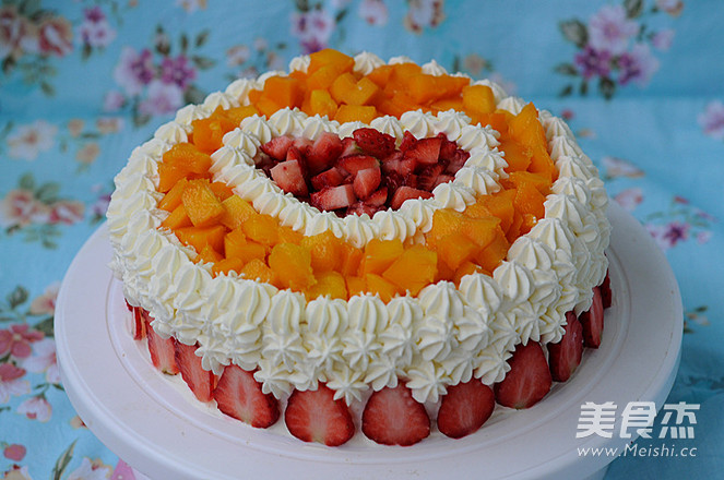 芒果草莓蛋糕的做法_家常芒果草莓蛋糕的做法