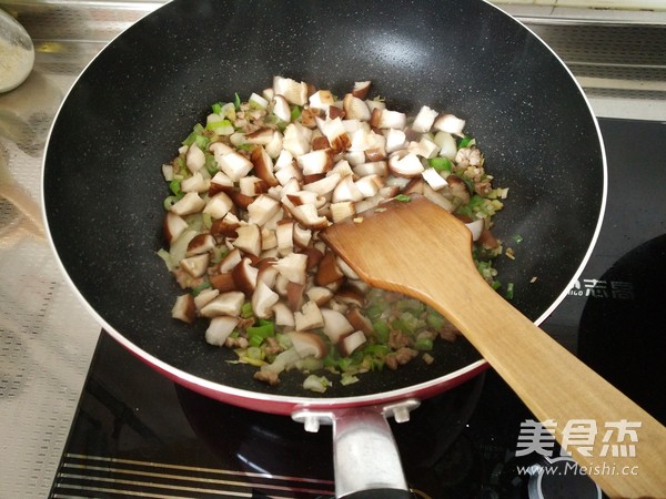 自制香菇辣酱的做法_家常自制香菇辣酱的做法