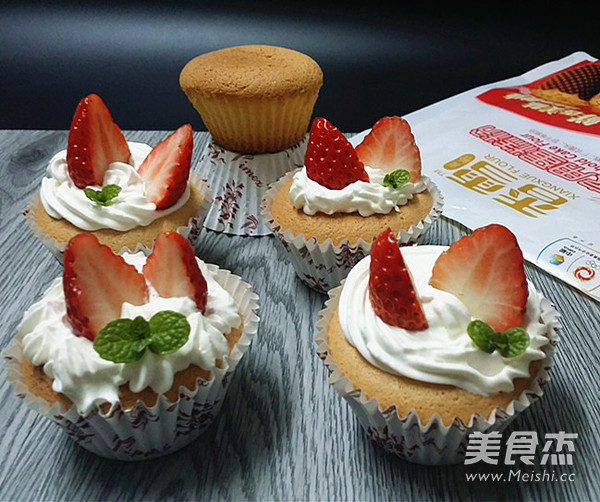 #香雪面粉#奶油草莓小蛋糕的做法_家常#香雪