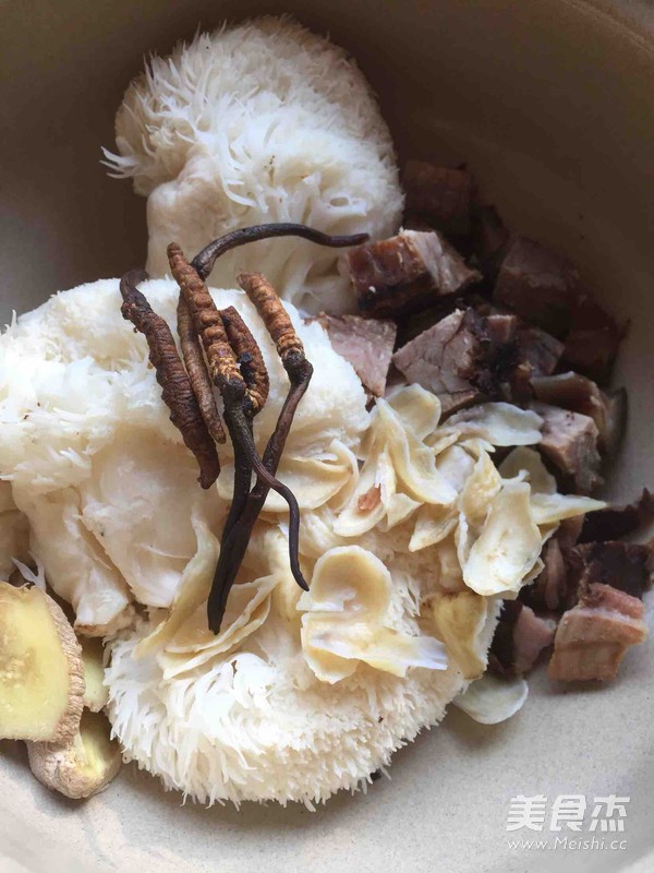 煲汤 虫草猴头菇的做法_家常煲汤 虫草猴头菇